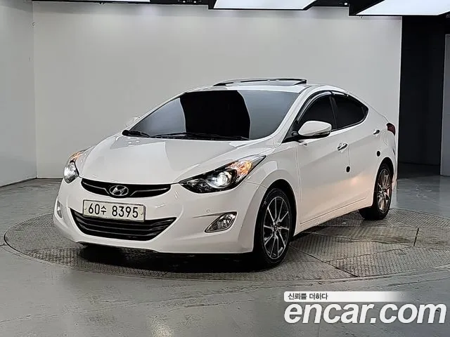 Hyundai AVANTE 2013 — photo 1