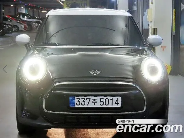 Mini Cooper 2023 — photo 1