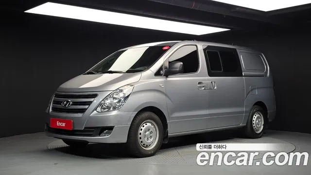Hyundai Starex 2017 — photo 1
