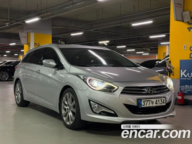 Hyundai i40 2012 — photo 1