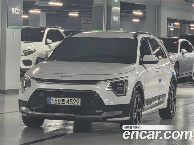 Kia Niro 2023 — photo 1