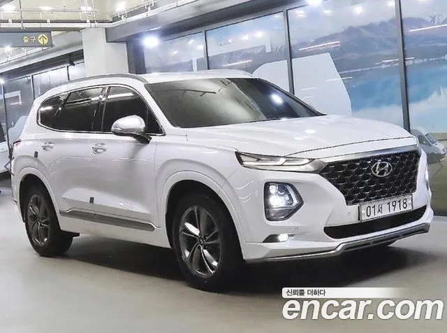 Hyundai Santafe 2019 — photo 1