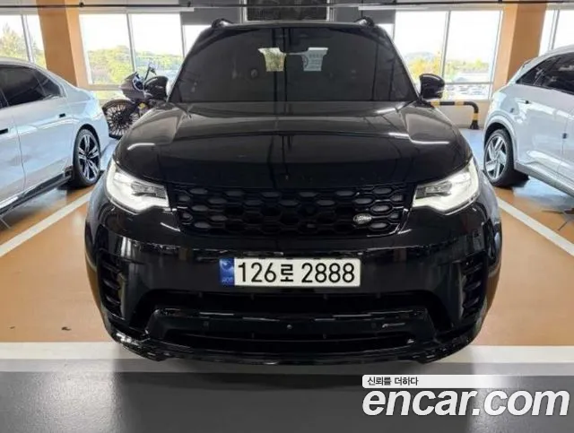 Land Rover Discovery 2023 — photo 1