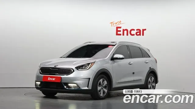Kia Niro 2018 — photo 1