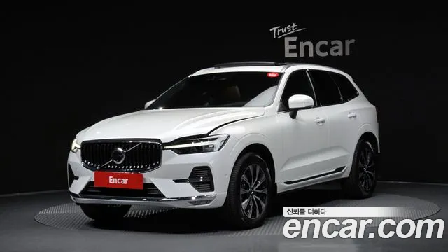Volvo XC60 2025 — photo 1