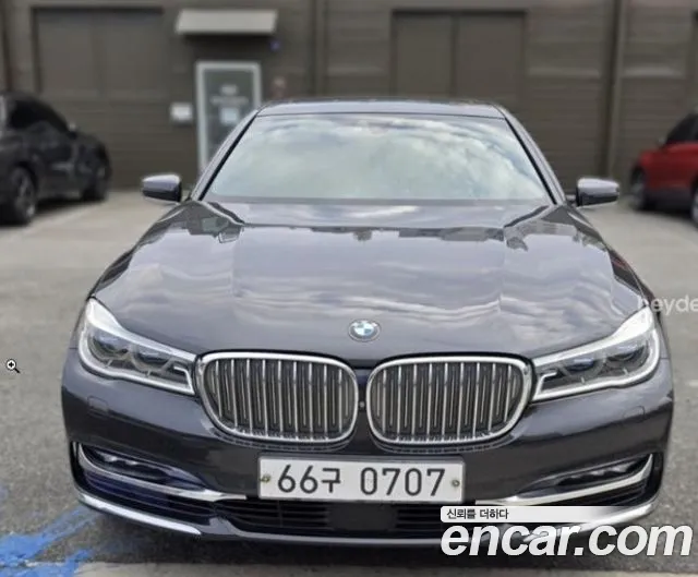 BMW 7-Series 2016 — photo 1
