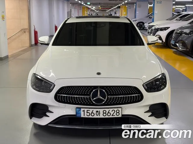 Mercedes-Benz E-Class 2023 — photo 1