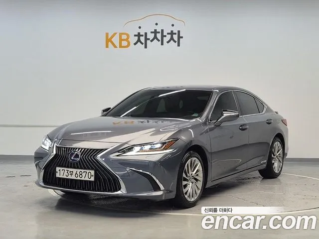 Lexus ES 2021 — photo 1