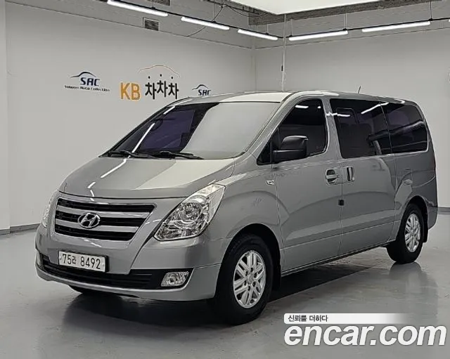 Hyundai Starex 2016 — photo 1