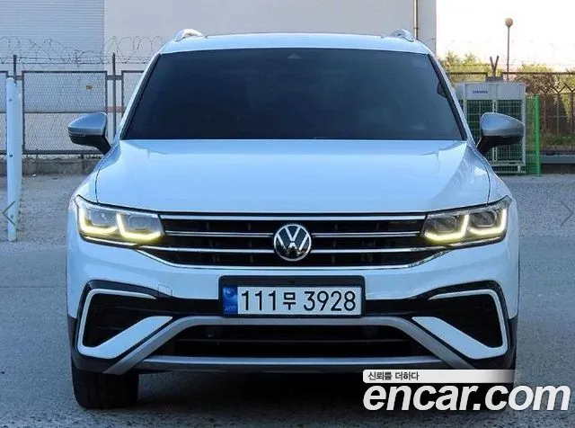 Volkswagen Tiguan 2023 — photo 1