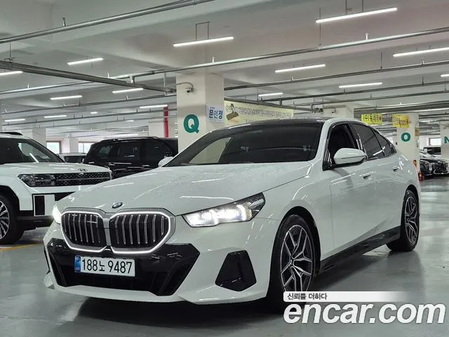 BMW 5-Series 2026 — photo 1