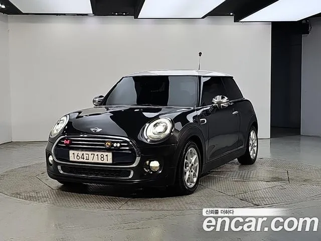 Mini Cooper 2016 — photo 1