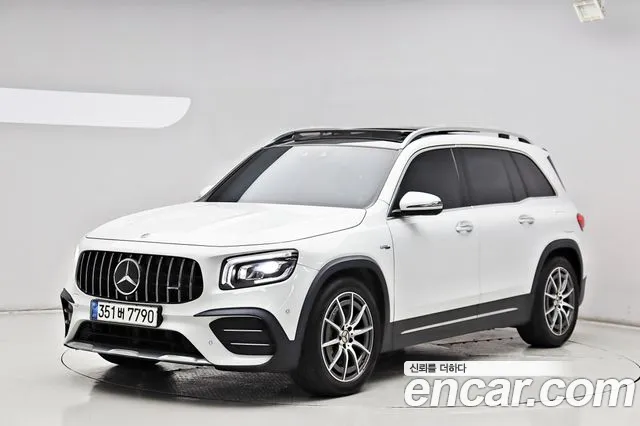 Mercedes-Benz GLB-Class 2021 — photo 1
