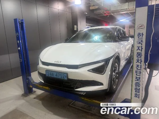 Kia EV6 2025 — photo 1