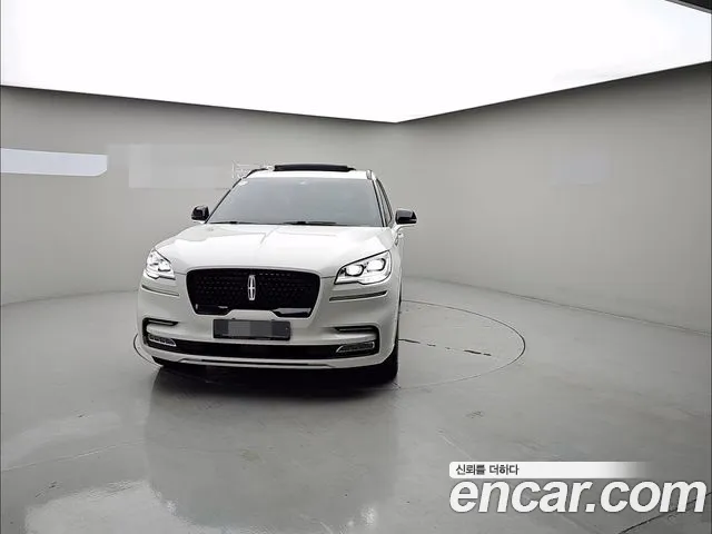 Lincoln Aviator 2023 — photo 1