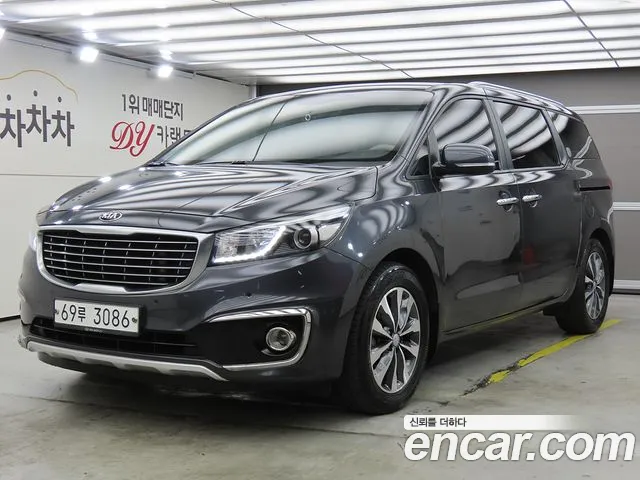 Kia Canival 2018 — photo 1