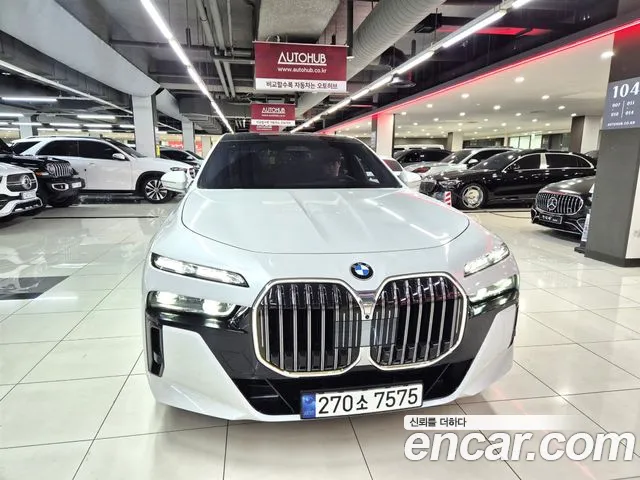 BMW 7-Series 2025 — photo 1