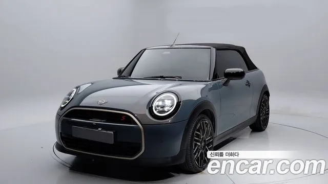 Mini Cooper Convertible 2025 — photo 1