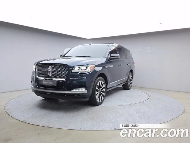 Lincoln Navigator 2022 — photo 1