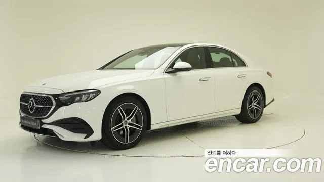 Mercedes-Benz E-Class 2026 — photo 1