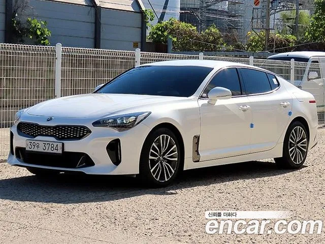 Kia Stinger 2019 — photo 1