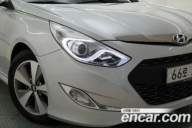 Hyundai Sonata 2012 — photo 1
