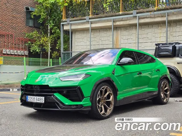 Lamborghini Urus 2024 — photo 1