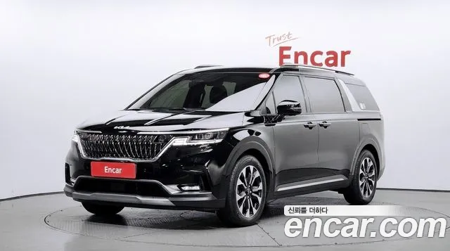Kia Canival 2023 — photo 1