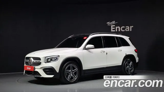 Mercedes-Benz GLB-Class 2023 — photo 1