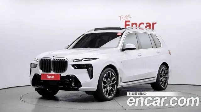 BMW X7 2025 — photo 1