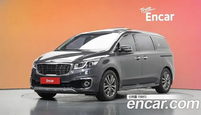 Kia Canival 2015 — photo 1