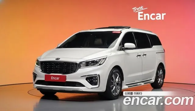 Kia Canival 2020 — photo 1