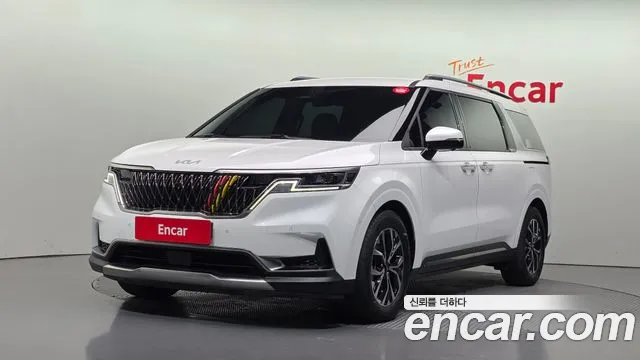 Kia Canival 2023 — photo 1