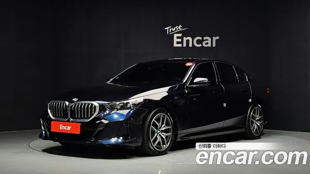BMW 5-Series 2026 — photo 1