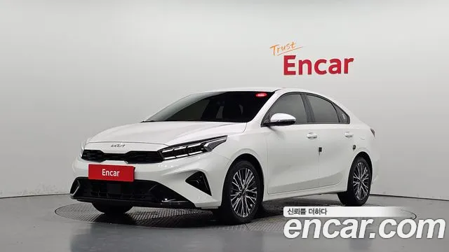 Kia K3 2023 — photo 1