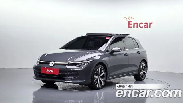 Volkswagen Golf 2025 — photo 1
