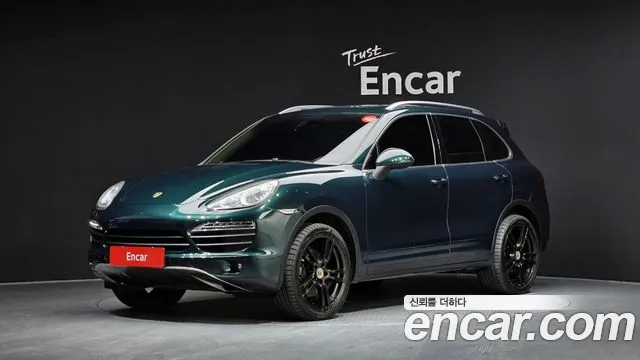 Porsche Cayenne 2011 — photo 1