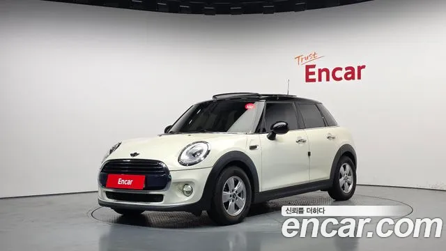 Mini Cooper 2018 — photo 1