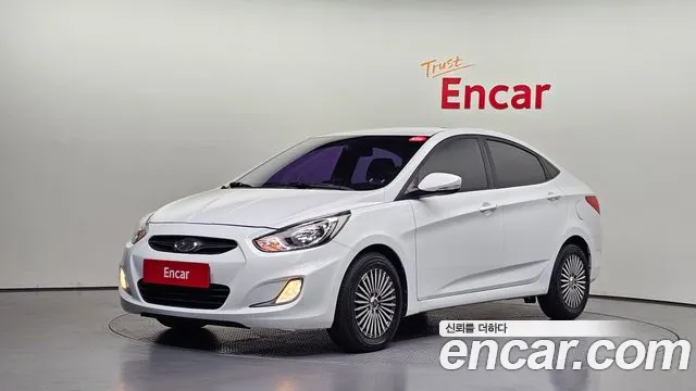 Hyundai Accent 2012 — photo 1