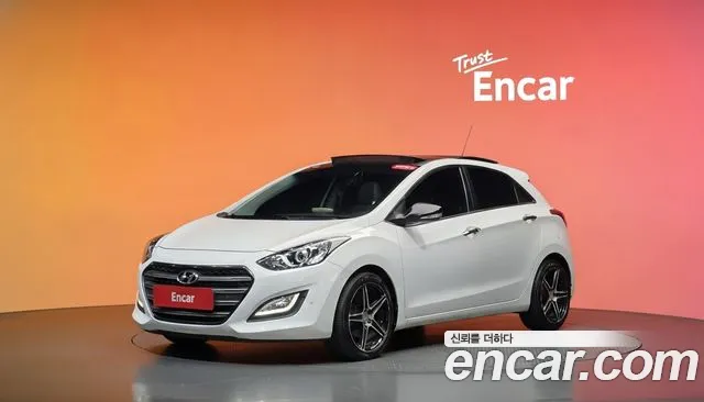 Hyundai i30 2012 — photo 1