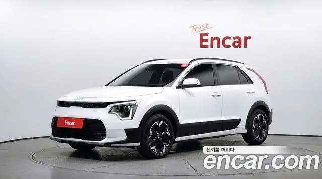 Kia Niro 2023 — photo 1