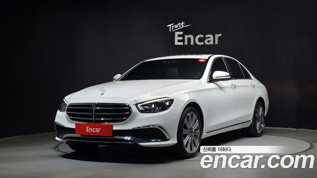 Mercedes-Benz E-Class 2023 — photo 1