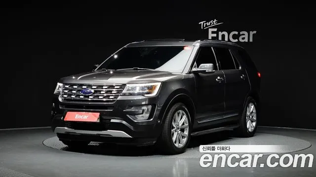 Ford Explorer 2017 — photo 1