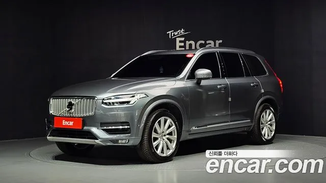 Volvo XC90 2018 — photo 1