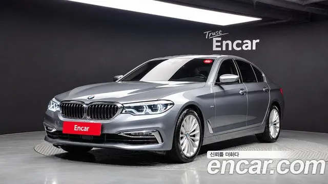 BMW 5-Series 2018 — photo 1