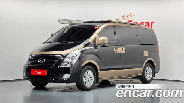 Hyundai Starex 2017 — photo 1