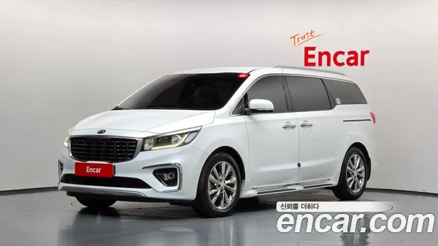 Kia Canival 2019 — photo 1