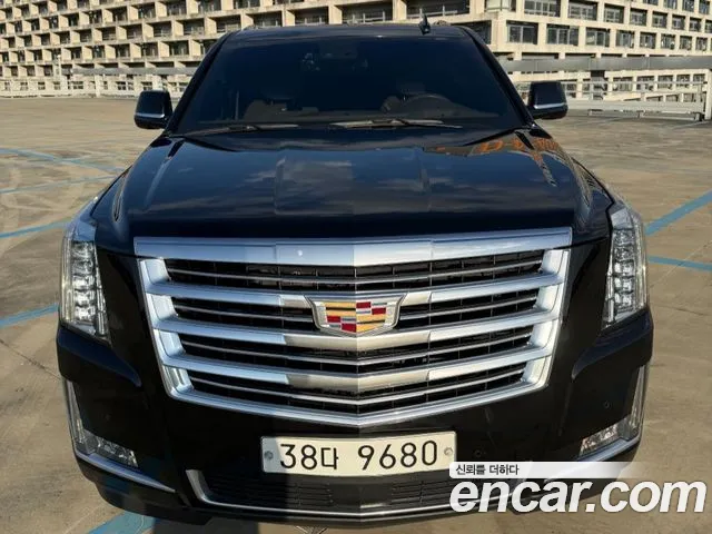 Cadillac Escalade 2018 — photo 1