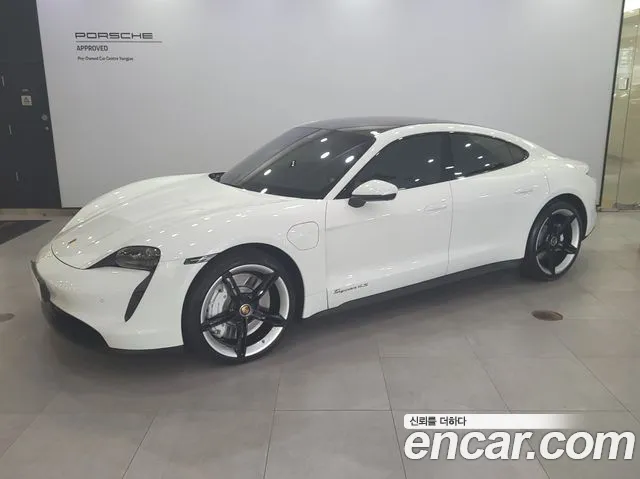 Porsche Taycan 2021 — photo 1