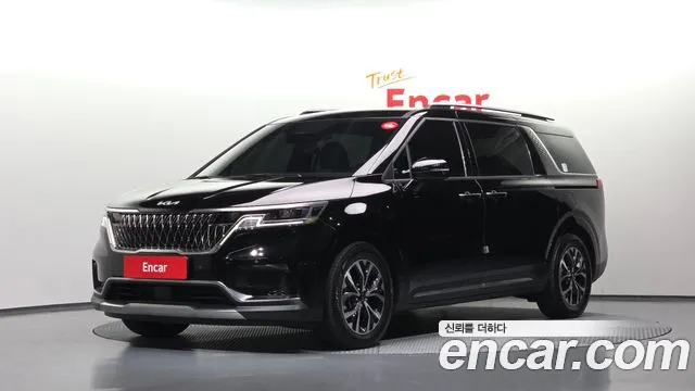 Kia Canival 2023 — photo 1